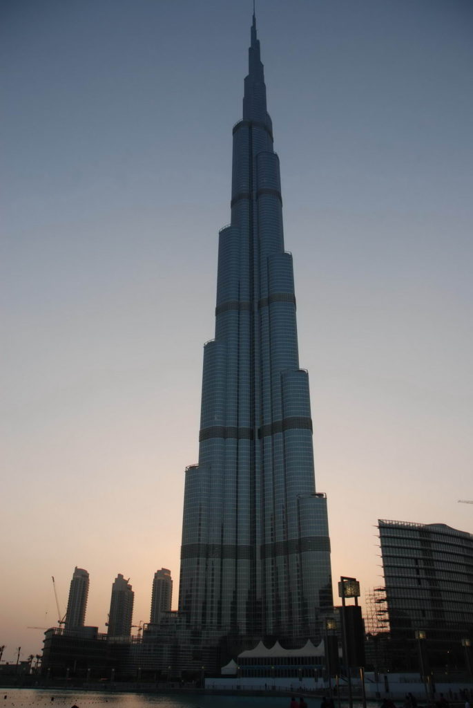 Бурж Халифа - самое высокое здание в Дубаи