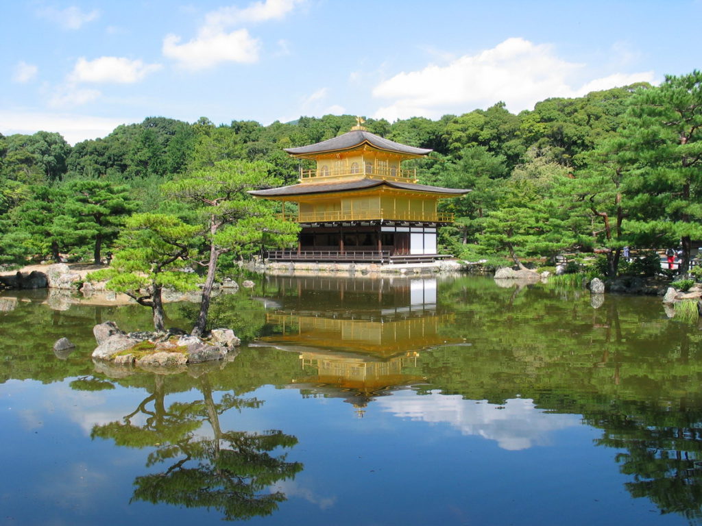 9. Храм Кинкаку-дзи (Kinkaku-ji Temple)