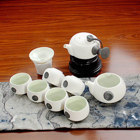 Чайный сервиз «Снежная глазурь» в японском стиле